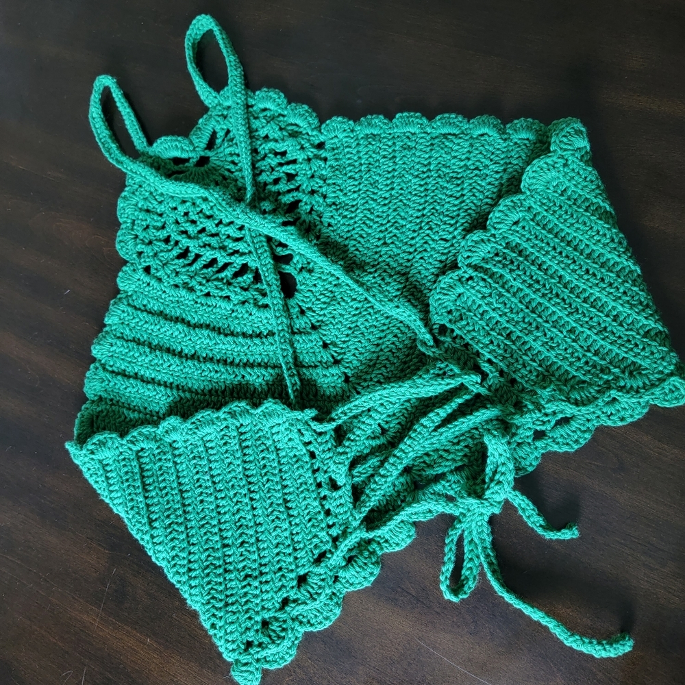 HAND-KNITTED Womens Green Halter Top with Adjustable Straps (One Size) - Picture 3 of 11